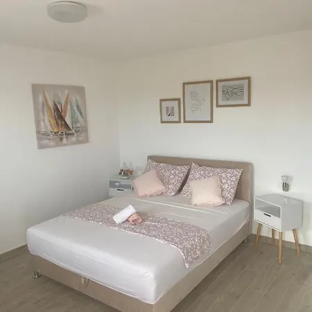 Apartament Mare